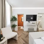 Πανσιόν De Pusterla Luxury 4*