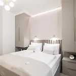De Pusterla Luxury Πανσιόν