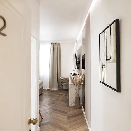 De Pusterla Luxury Πανσιόν